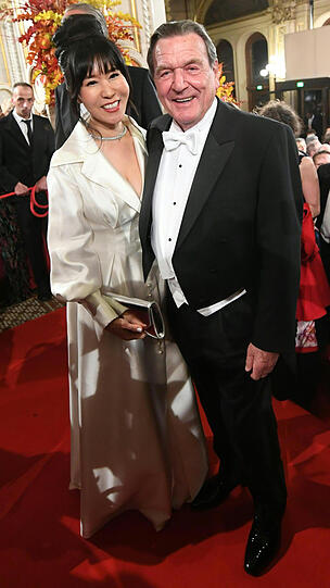 Ex-Kanzler Gerhard Schröder und seine Ehefrau Soyeon Kim.