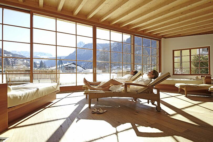 Bilder vom eleganten Fünf-Sterne Spa & Sport Resort &bdquo;Adler Dolomiti&ldquo;