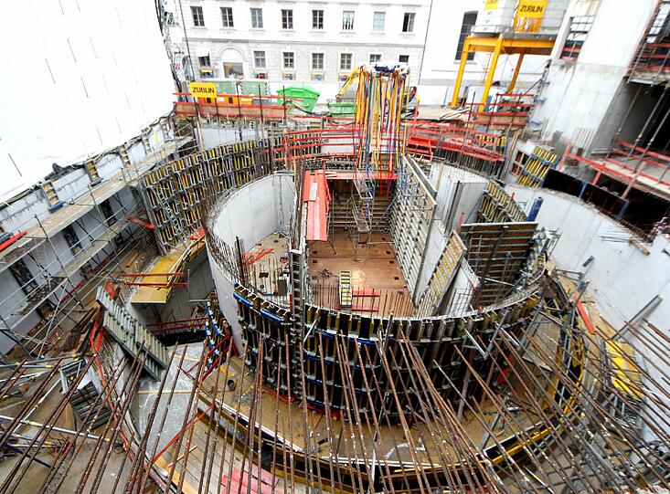 Die Bauarbeiten an dem neuen Komplex gehen schnell voran. Im Herbst 2013 ist er fertig.