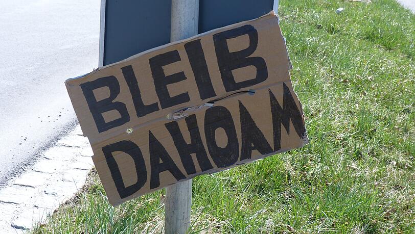 Entsprechende Aufforderungen finden sich auch auf einem Schild am Tegernseer Ortseingang. Entsprechende Aufforderungen finden sich auch auf einem Schild am Tegernseer Ortseingang.