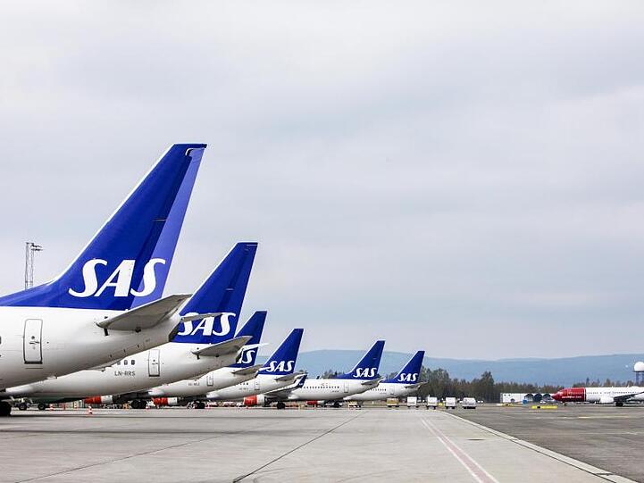 Viele bleiben vorerst am Boden: SAS-Flugzeuge stehen am Flughafen von Oslo während des Pilotenstreiks.