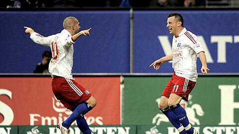 Petric (l.) und Olic schossen den HSV zum Sieg gegen Dortmund