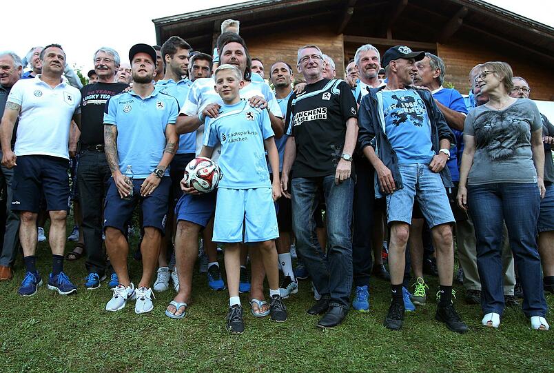 Beim Fan-Abend amüsierten sich die Löwen-Profis in entspannter Atmosphäre mit ihren Fans.