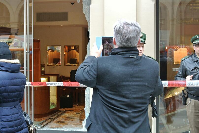 Überfall auf das Schmuckgeschäft Chopard in der Maximilianstraße: Die Bilder