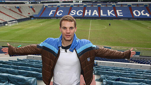 Manuel Neuer an seiner alten Arbeitsstätte auf Schalke. Manuel Neuer an seiner alten Arbeitsstätte auf Schalke.