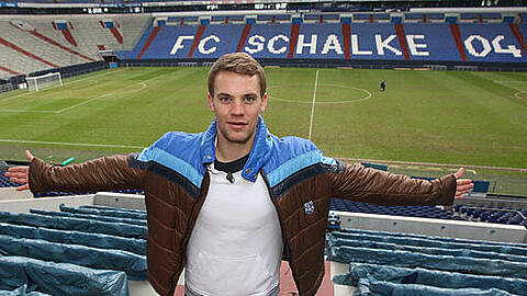 Manuel Neuer an seiner alten Arbeitsstätte auf Schalke.