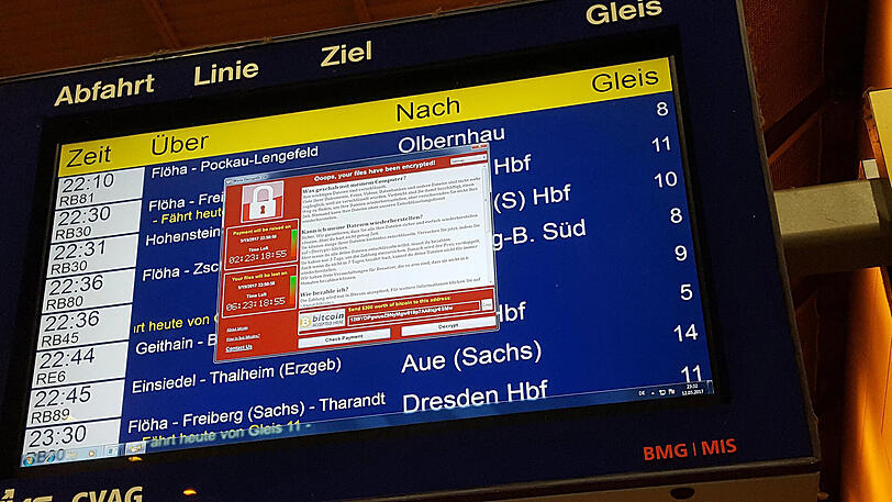 Eine Schadsoftware fordert via Computer Geld: So wie hier im sächsischen Chemnitz sieht es am Freitag an vielen Bahnhöfen aus.