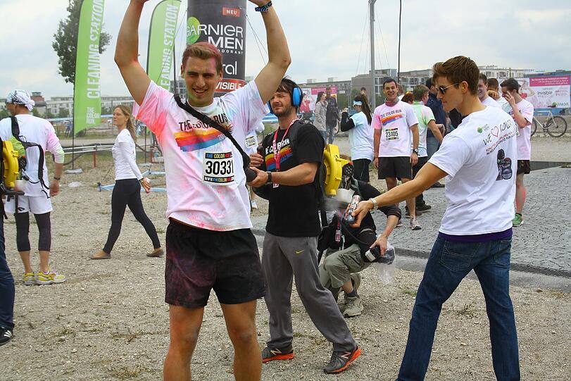 Bunter geht's nicht: Der Color Run in Riem. Die Bilder.