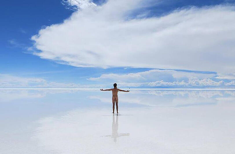 FKK im Salzsee Salar de Uyuni in Bolivien.