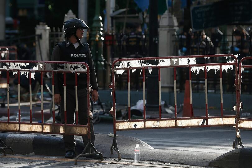 Die Bombe detonierte gegen 19 Uhr Ortszeit, als viele Thailänder und Touristen sich in der Nähe des Platzes aufhielten.