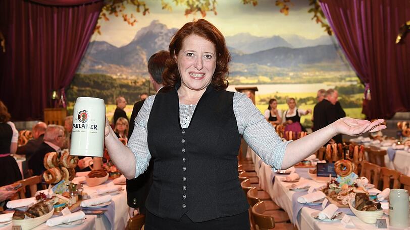 Luise Kinseher würde eher putzen als im Autokino auftreten.