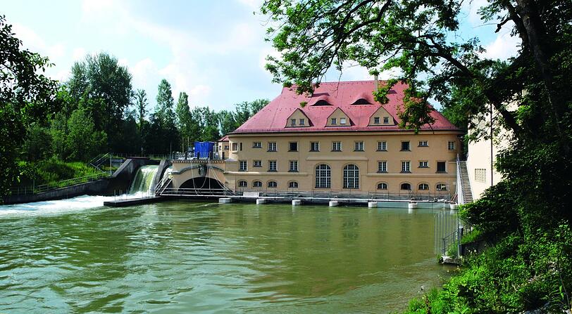 Das heutige Wasserkraftwerk der Stadtwerke an der Wehranlage Großhesselohe.