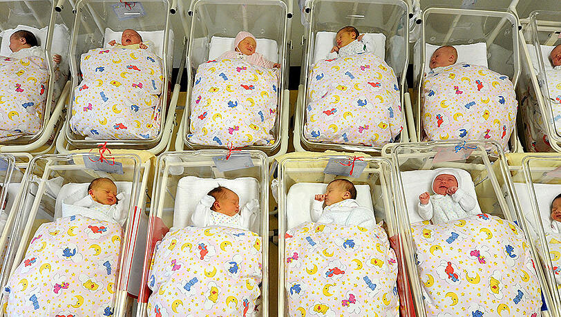2014 wurden in Deutschland 715 000 Kinder geboren - die höchste Zahl seit zehn Jahren. 2014 wurden in Deutschland 715 000 Kinder geboren - die höchste Zahl seit zehn Jahren.