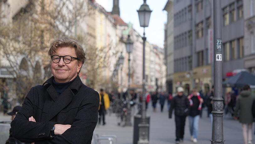 Wolfgang Fischer vom Verband der Innenstadthändler Citypartner wirbt für die Vielfalt der Münchner Fußgängerzone. Deren 50. Jahrestag ist das Kernthema der Aktion "Nachtschwärmer" am kommenden Freitag. Wolfgang Fischer vom Verband der Innenstadthändler Citypartner wirbt für die Vielfalt der Münchner Fußgängerzone. Deren 50. Jahrestag ist das Kernthema der Aktion "Nachtschwärmer" am kommenden Freitag.