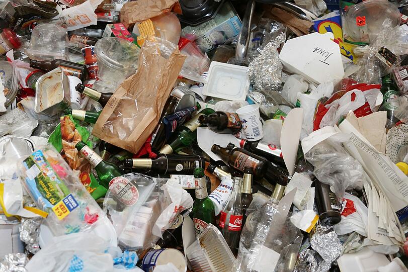 Weitere Bilder aus der verwahrlosten Wohnung des Mietnomaden in der Heßstraße.