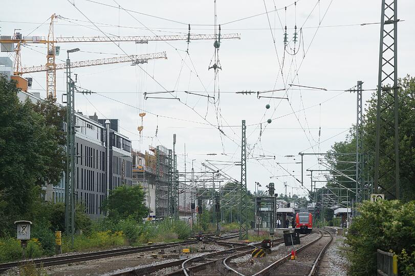 Laster zerstört Unterführung: Bilder von der Unfallstelle.