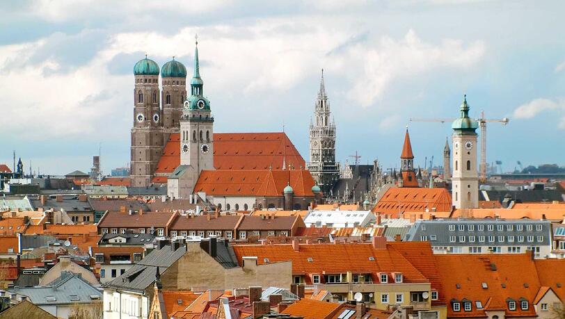 Dächer in dfer Altstadt – da lässt sich doch was draus machen, oder? Dächer in dfer Altstadt – da lässt sich doch was draus machen, oder?