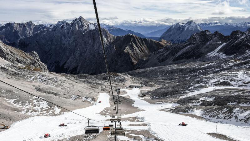 Das Foto zeigt die aktuelle Schneelage im Zugspitzgebiet. Foto: Bayerische Zugspitzbahn Bergbahn AG Das Foto zeigt die aktuelle Schneelage im Zugspitzgebiet. Foto: Bayerische Zugspitzbahn Bergbahn AG