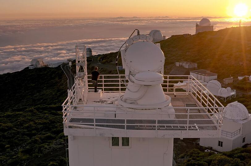 Sonnenteleskope wie auf der Kanarischen Insel La Palma bieten Wissenschaftlern die Möglichkeit, die bis zu 15 Millionen Grad Celsius heiße Sonne zu erforschen. Sonnenteleskope wie auf der Kanarischen Insel La Palma bieten Wissenschaftlern die Möglichkeit, die bis zu 15 Millionen Grad Celsius heiße Sonne zu erforschen.