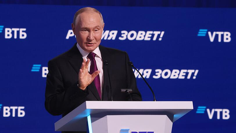 Der russische Pr&auml;sident Wladimir Putin wirft den Europ&auml;ern vor, eine friedliche L&ouml;sung Ukraine-Konflikts zu verhindern.