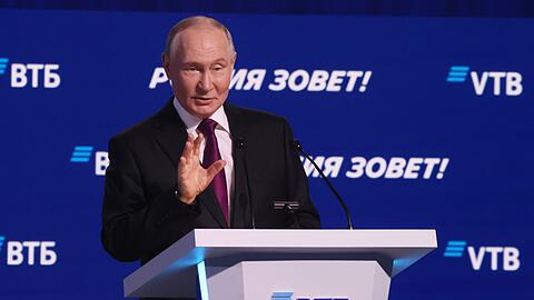 Der russische Präsident Wladimir Putin wirft den Europäern vor, eine friedliche Lösung Ukraine-Konflikts zu verhindern.