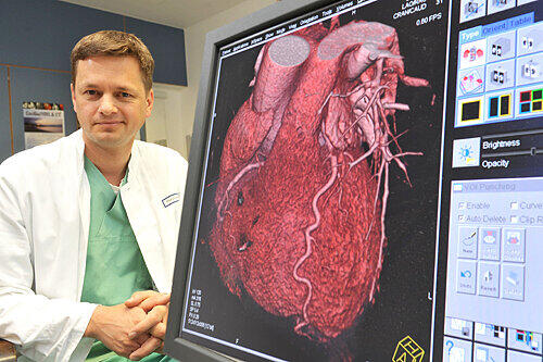 Experte für Herzerkrankungen: Professor Stephan Achenbach (44), Leitender Oberarzt und stellvertretender Direktor der Medizinischen Klinik 2 der Uni-Klinik Erlangen.
