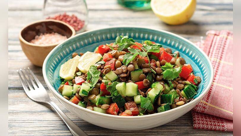 Für diesen Linsensalat muss niemand lange in der Küche stehen. Für diesen Linsensalat muss niemand lange in der Küche stehen.