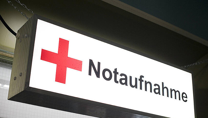 Der Rentner kam mit schweren Verletzungen in ein Krankenhaus. Der Rentner kam mit schweren Verletzungen in ein Krankenhaus.