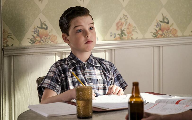 Wie die Titelfigur in "Young Sheldon" ist auch Darsteller Iain Armitage, auf seinem Gebiet, ein Überflieger. Er habe Showbiz im Blut, sagte ein Kollege über das Wunderkind. Wie die Titelfigur in "Young Sheldon" ist auch Darsteller Iain Armitage, auf seinem Gebiet, ein Überflieger. Er habe Showbiz im Blut, sagte ein Kollege über das Wunderkind.