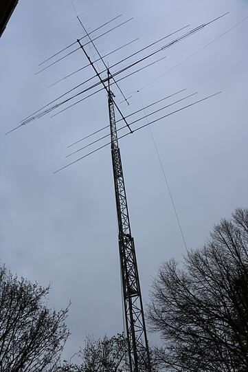Die Antenne haben die Funker gebraucht gekauft.