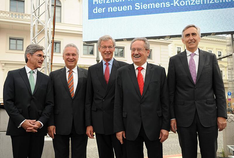 Joe Kaeser (l.), Joachim Hermann, Gerhard Cromme, OB Ude, Peter Löscher.