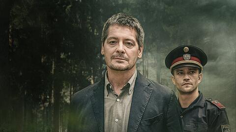 "LandKrimi: Der Schutzengel": Kommissar Paul Werner (Fritz Karl, l.) und Martin (Michael Steinocher) ermitteln im Waldviertel.