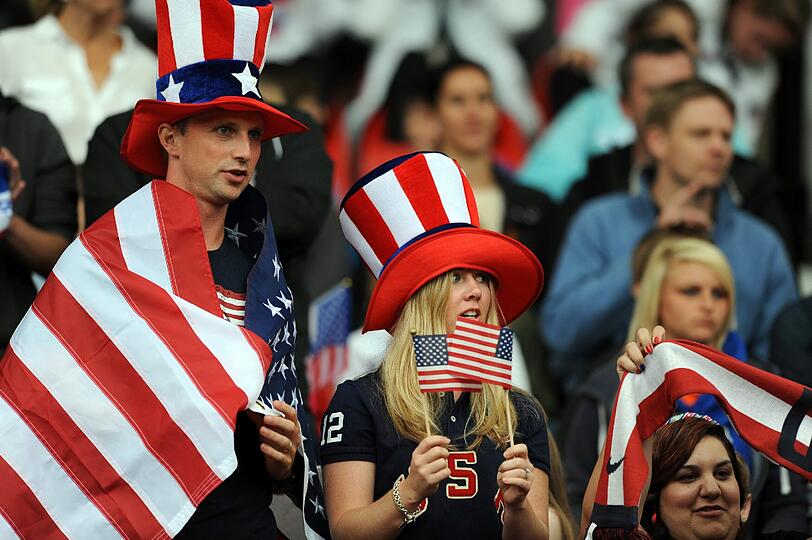 Nicht nur die Sportler, auch die Fans gaben in den vergangenen zwei Wochen bei den olympischen Spielen in London richtig Gas. Mal ausgefallen und verrückt, mal einfach nur traditionell, aber immer mit einem Lächeln im Gesicht - hier sehen Sie die schönsten Impressionen von den Tribünen.