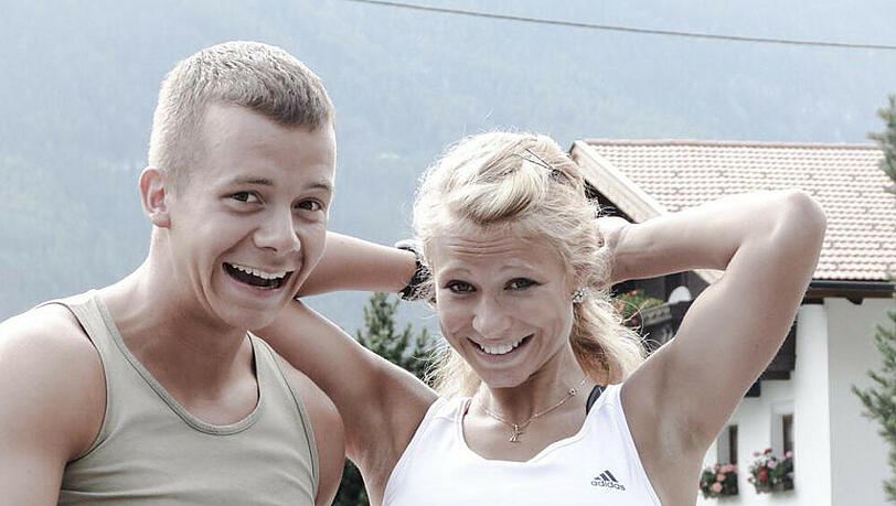 Toni Förtsch gedenkt seiner Freundin Julia Pieper mit einem Tattoo auf seinem Fuß Toni Förtsch gedenkt seiner Freundin Julia Pieper mit einem Tattoo auf seinem Fuß