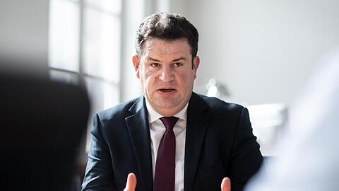 Arbeitsminister Hubertus Heil plant, das Kurzarbeitergeld zu verlängern.