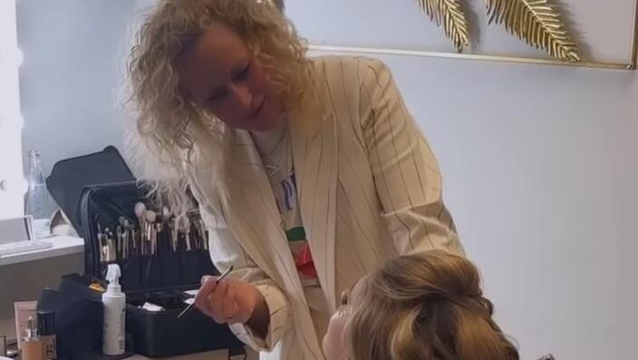 Victoria Swarovski bereitet sich auf die Live-Show vor. Victoria Swarovski bereitet sich auf die Live-Show vor.