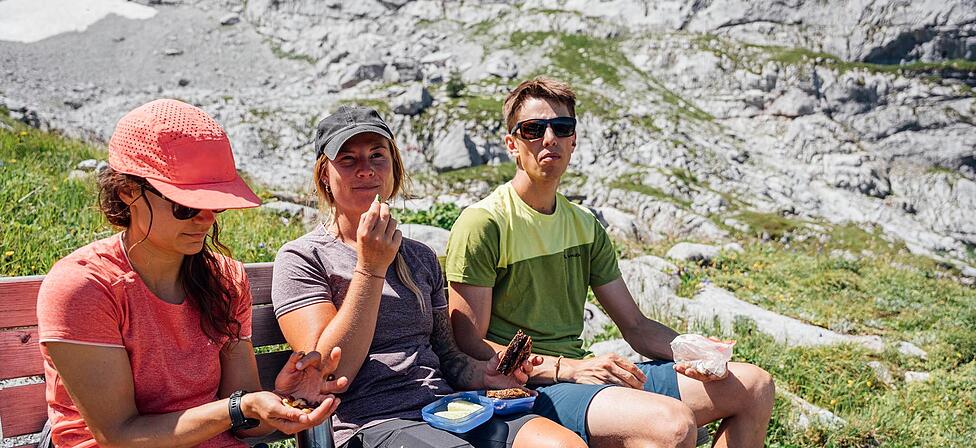 Wichtig: gen&uuml;gend Essens- und Trinkpausen einlegen. An hei&szlig;en Tagen wird eine Kopfbedeckung empfohlen.