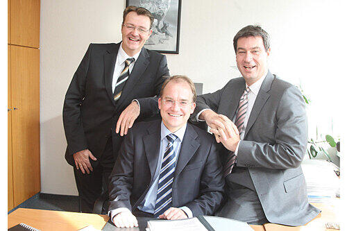 Neu-MdB Michael Frieser (li.) mit seinem Nachfolger Sebastian Brehm (Mitte) und Nürnbergs CSU-Chef Markus Söder.