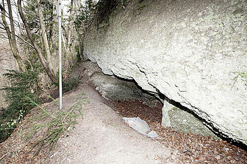 In dieser Höhle hauste der Mann und erfror