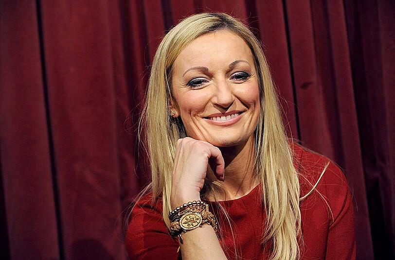Monika Gruber, Schauspielerin: "Ich gehe meistens mit meiner Mutter zum Essen. Wir gehen irgendwo hin, damit sie an diesem Tag garantiert bedient und verwöhnt wird. Und natürlich gibt es auch ein Geschenk, aber das suche ich mit ihr meistens gemeinsam aus - damit ich das richtige treffe."