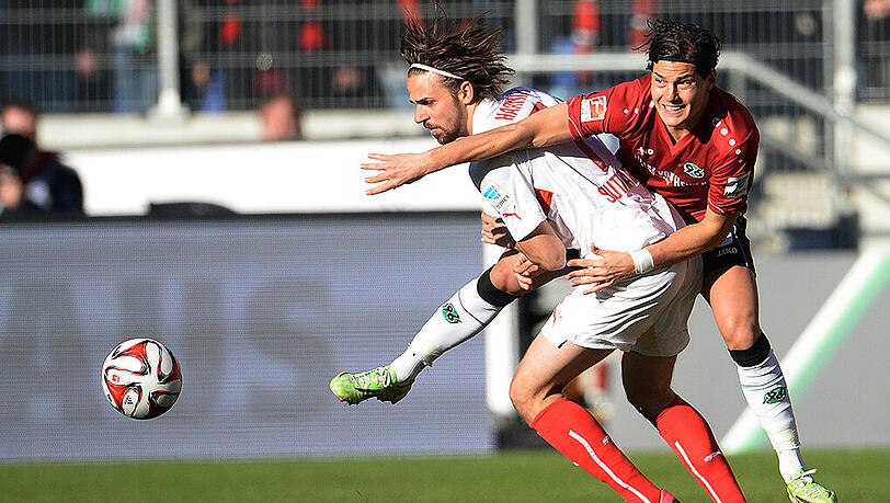 Da war's noch Bundesliga: Hannover 96 und der VfB Stuttgart sind die Top-Aufstiegsfavoriten am Freitag beginnende Zweitliga-Saison. Da war's noch Bundesliga: Hannover 96 und der VfB Stuttgart sind die Top-Aufstiegsfavoriten am Freitag beginnende Zweitliga-Saison.