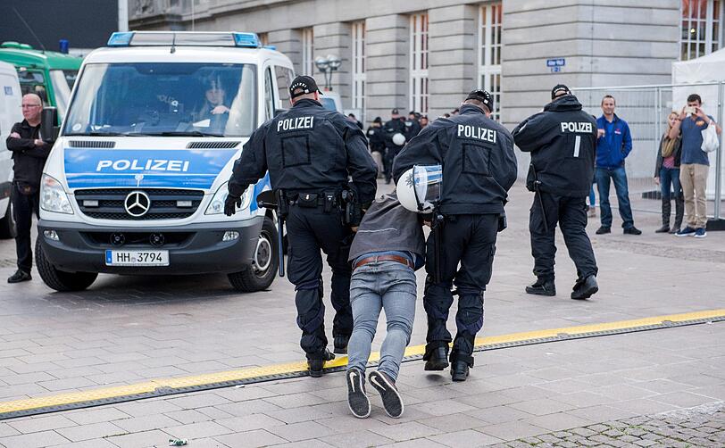 So wild geht's schon vor dem G20 in Hamburg zu