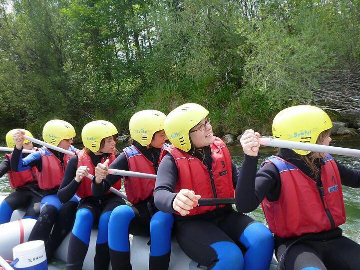 An einem Tag geht's zum Rafting auf die Isar.