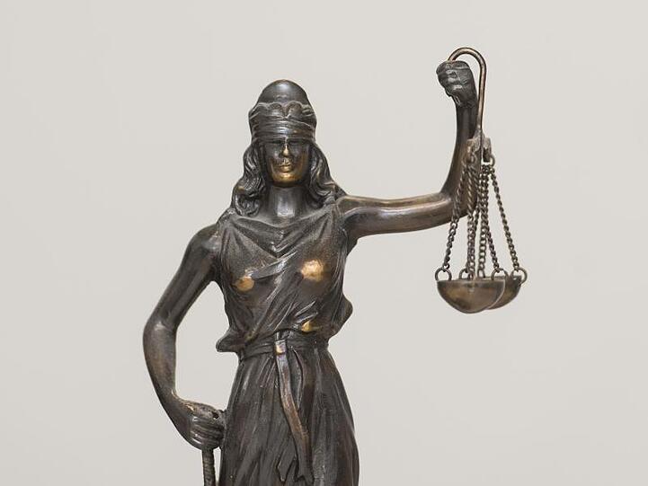 Eine Figur der Justitia. Foto: picture alliance/dpa/Symbolbild