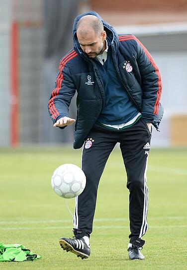 Titelverteidiger FC Bayern München strebt am Dienstag gegen Manchester City seinen insgesamt zwölften Gruppensieg in der Fußball-Champions-League an.
