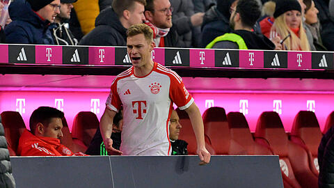 Joshua Kimmich hadert nach seiner Auswechslung.