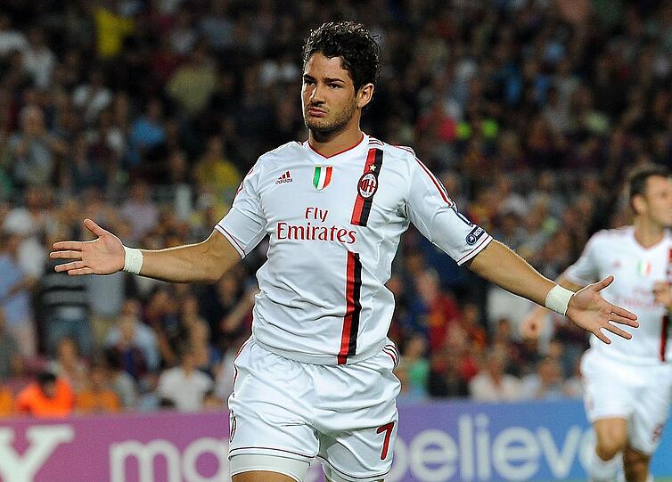 Platz 6 geht an Alexandre Pato. Am 13. September 2011 trifft er nach exakt 24 Sekunden für den AC Mailand  gegen den FC Barcelona. Endstand dieser Partie war ein 2:2-Unentschieden.