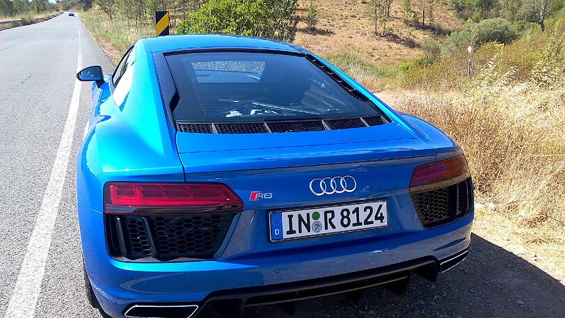 Der neue Audi R8 wirkt noch ein bisschen knackiger und sportlicher als die erste Version. Er kann Komfort und Sport - und alles dazwischen.