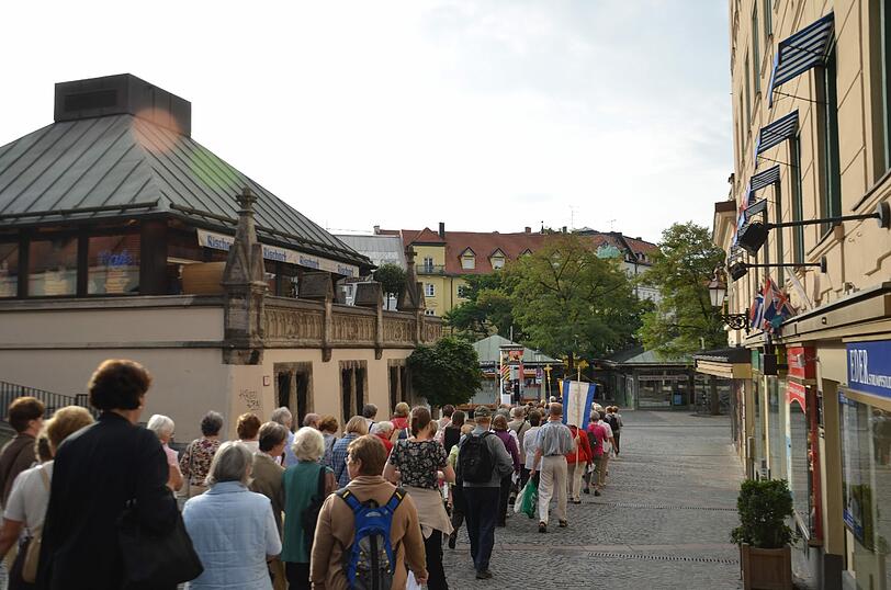 Die Wallfahrer unterwegs