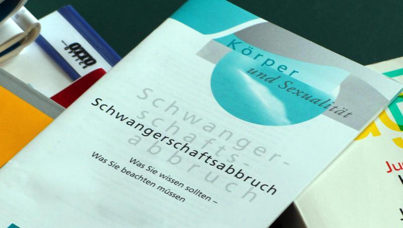 Paragraf 219a regelt, wie Ärzte über Abtreibungen informieren dürfen. Paragraf 219a regelt, wie Ärzte über Abtreibungen informieren dürfen.